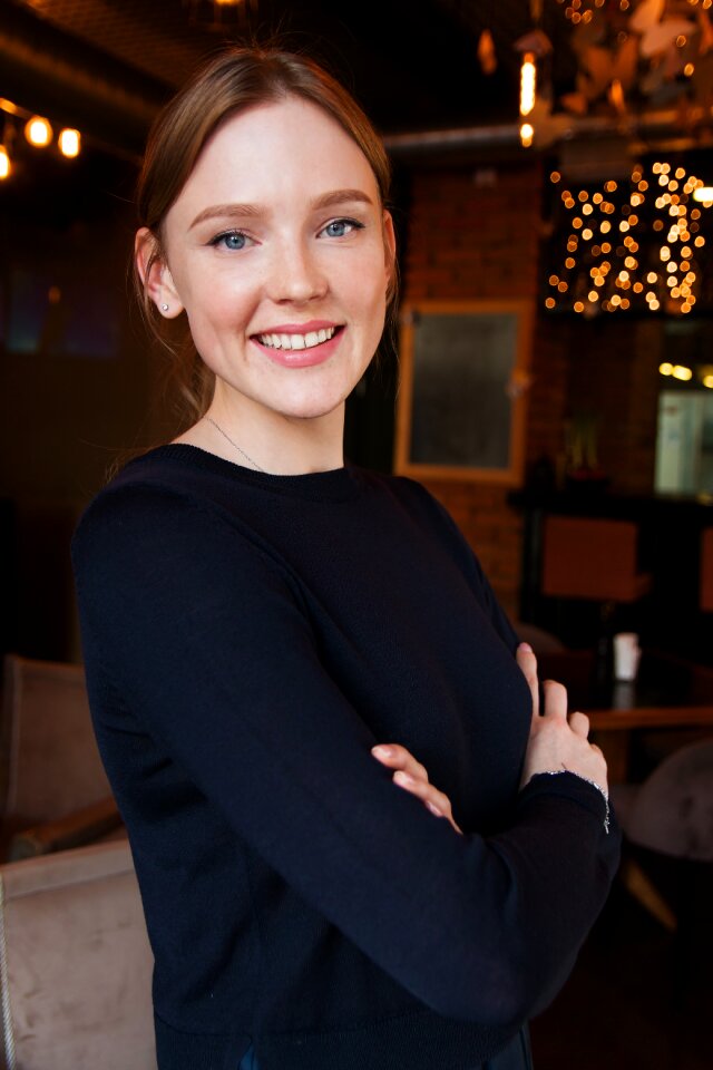 Girl computer smile