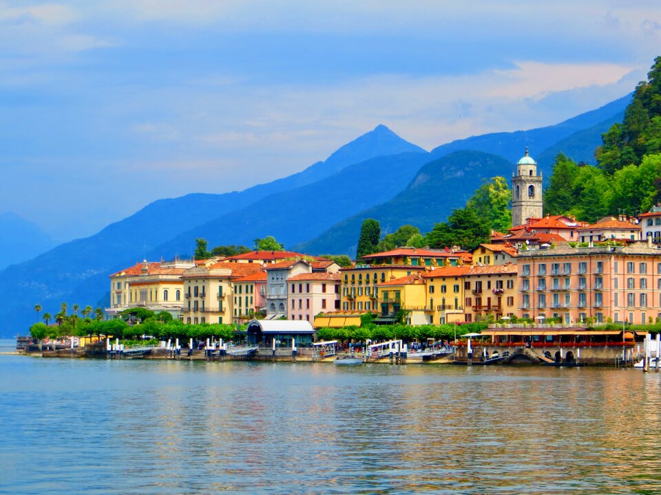 Water lake como logo di como