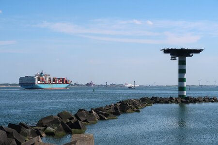 Transport nautical ship