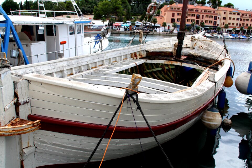 Atmospheric ship fisherman