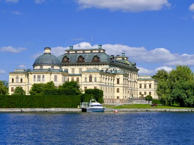 Boat sky palace