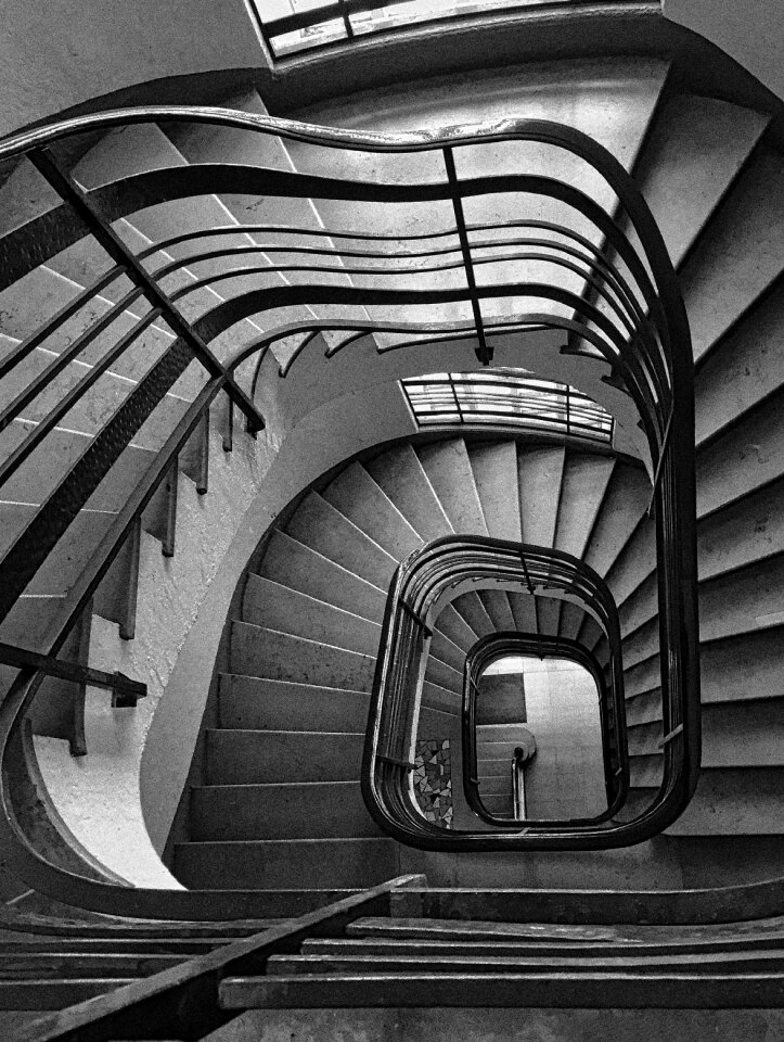 Gradually staircase railing
