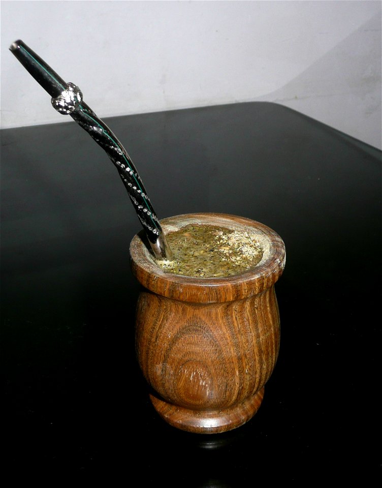 Mate made from wood of "Palo Santo" (Bulnesia sarmientoi).