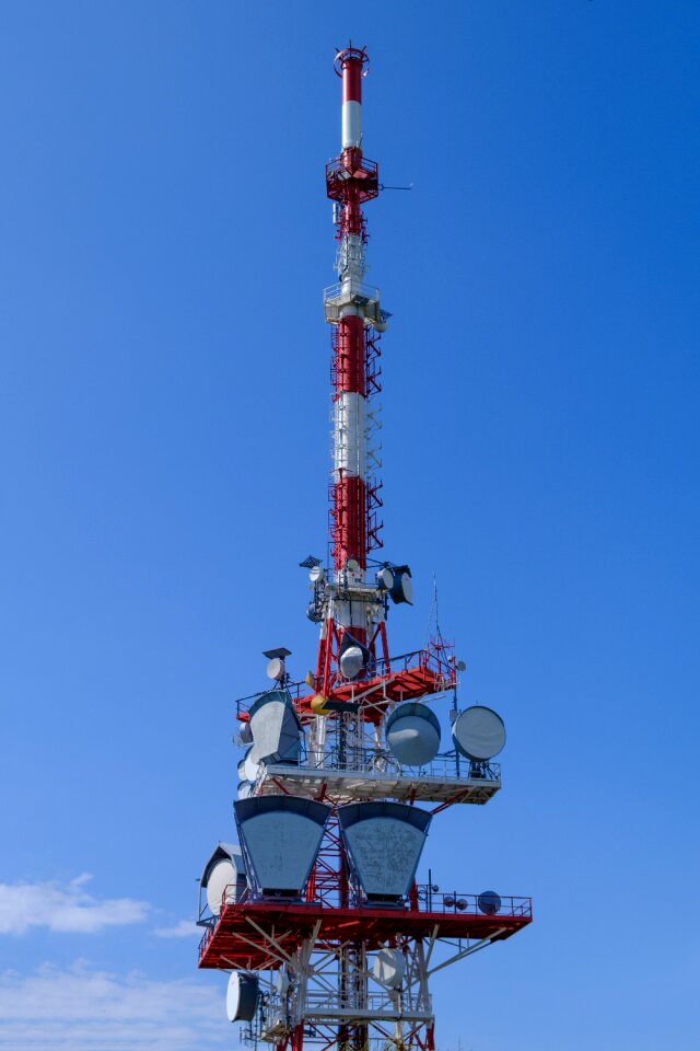Radio antenna radio relay mobile