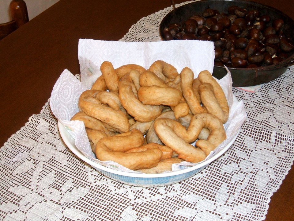 "Gli piccelatiegli" or "gli susci", a salted italian Christmas dish, typical of Santi Cosma e Damiano (LT).