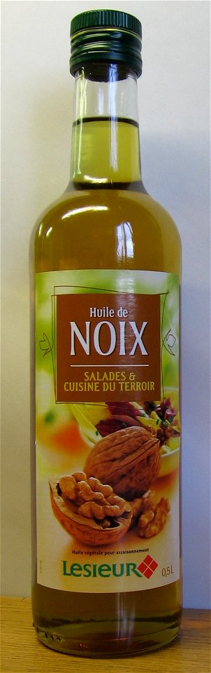 Oil from walnuts ("Persian nuts", Juglans regia)