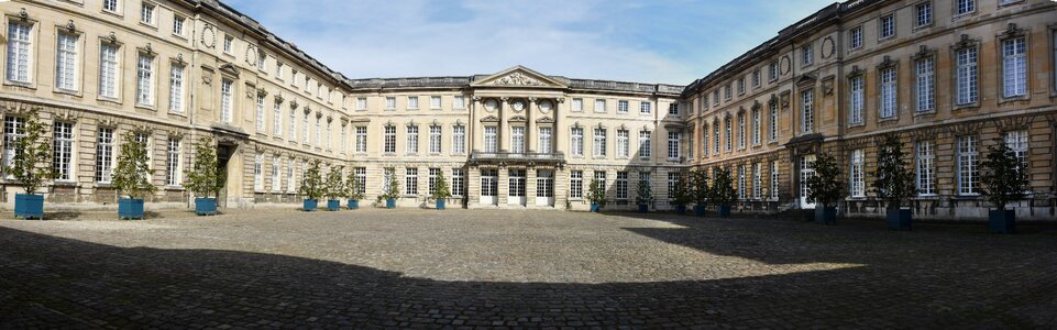 Museum antique court