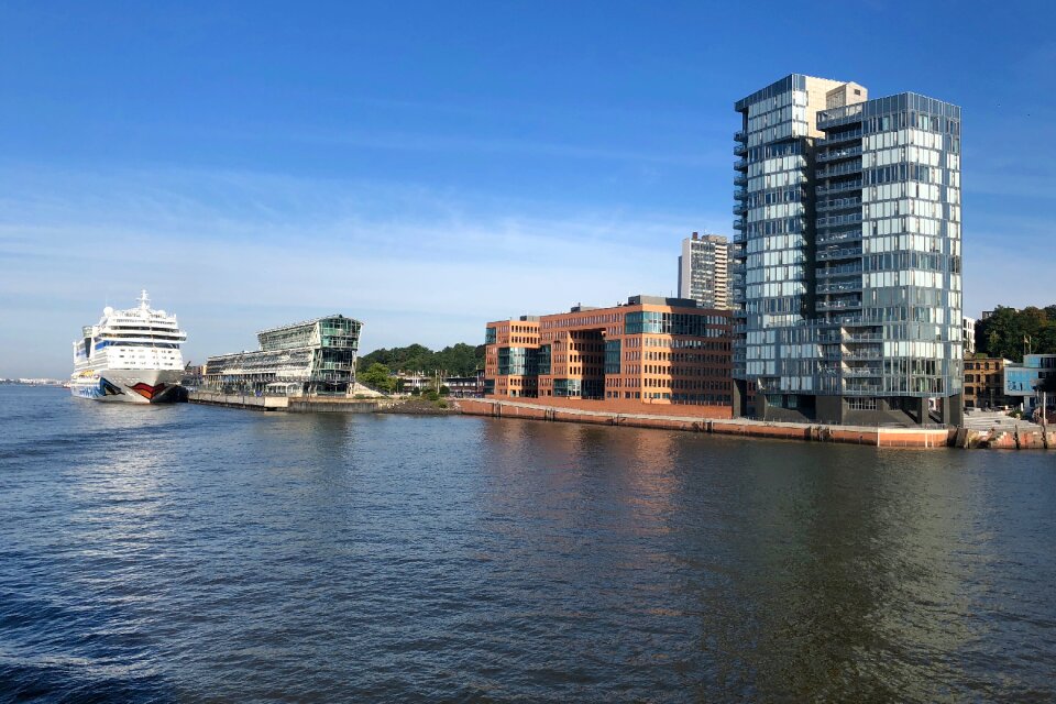Hanseatic city shipping elbe
