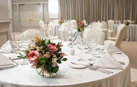Hotel flowers tableware