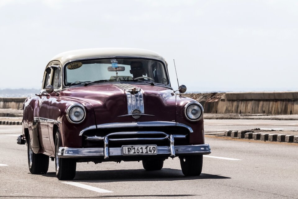 Almendrón taxi classic