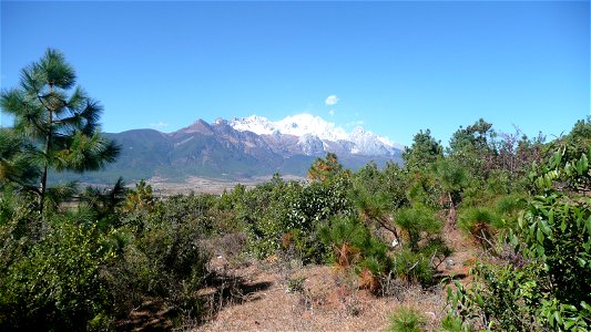 Yulong Xueshan - Jade Dragon Snow Mountain near Lijiang in Yunnan photo