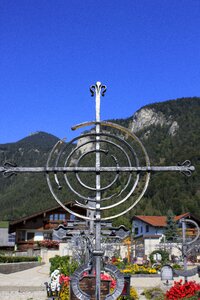Spiral modern grave