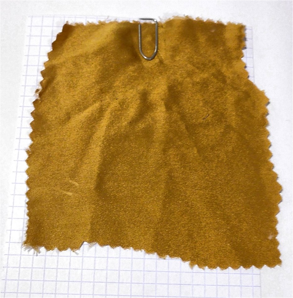 teinture végétale à base de fleurs d'oignon jaune sur soie mordancée