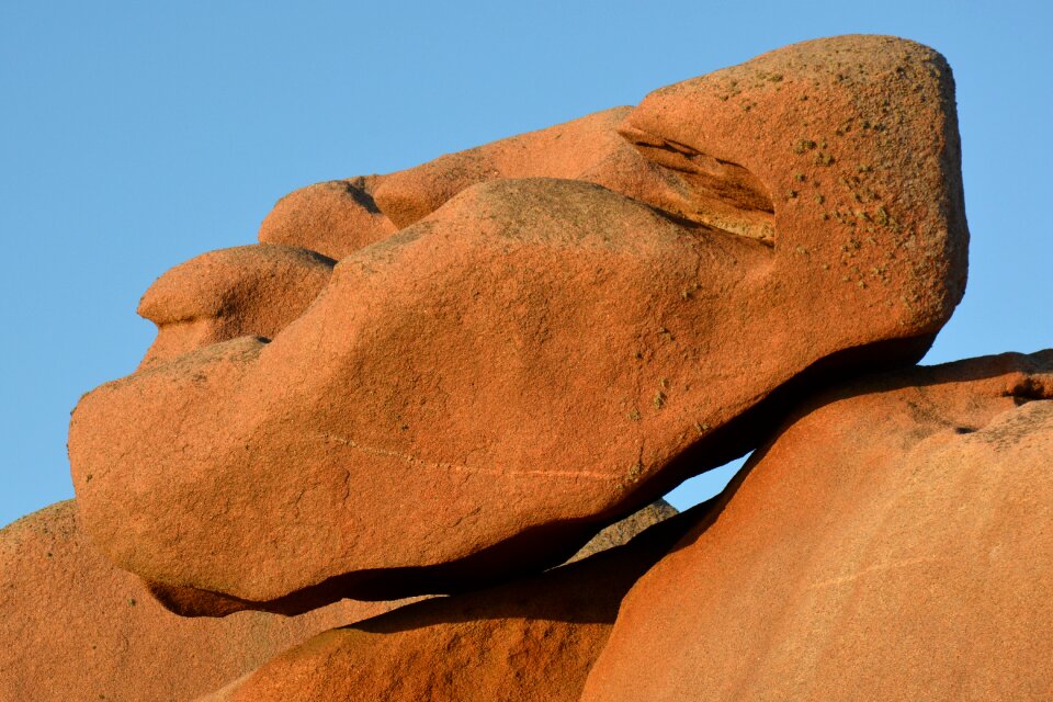 Red granite rock côte du granit rose