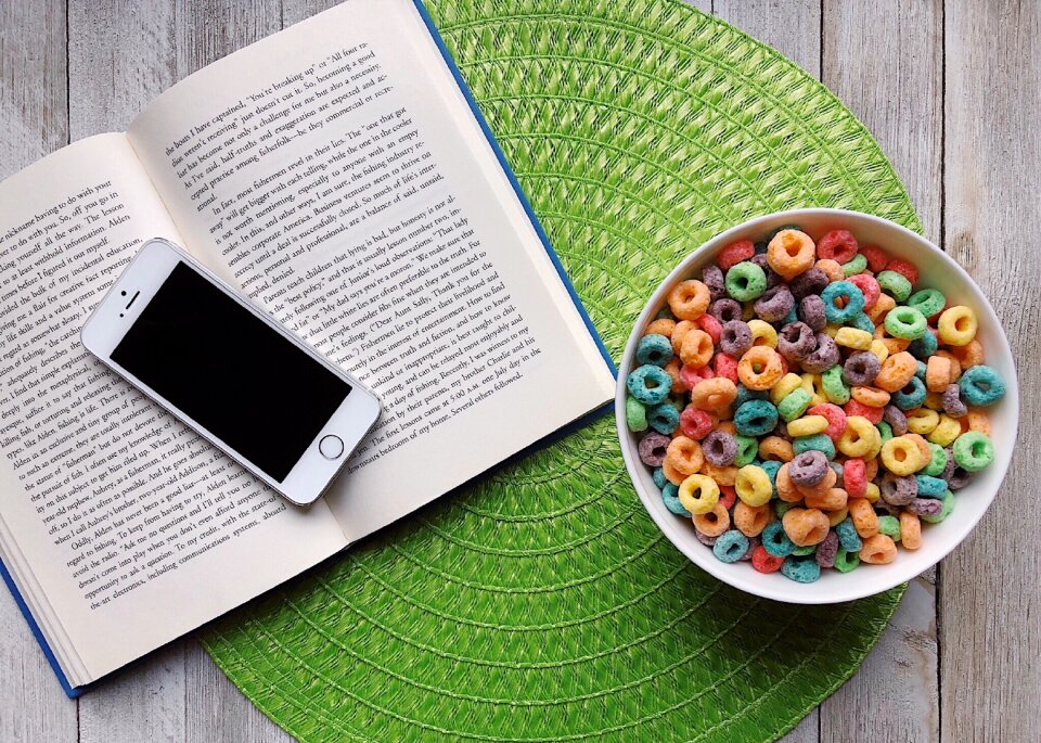 Breakfast fruit loops rainbow