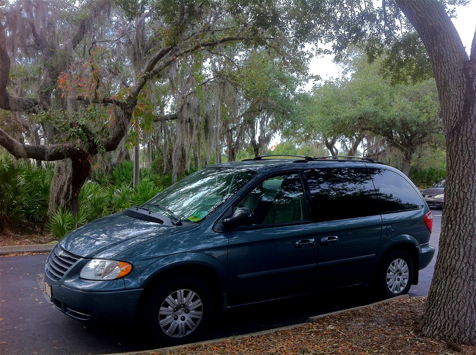 2007 Chrysler Town and Country (short wheelbase) minivan finished in Magnesium Pearlcoat. Picture taken in Florida.