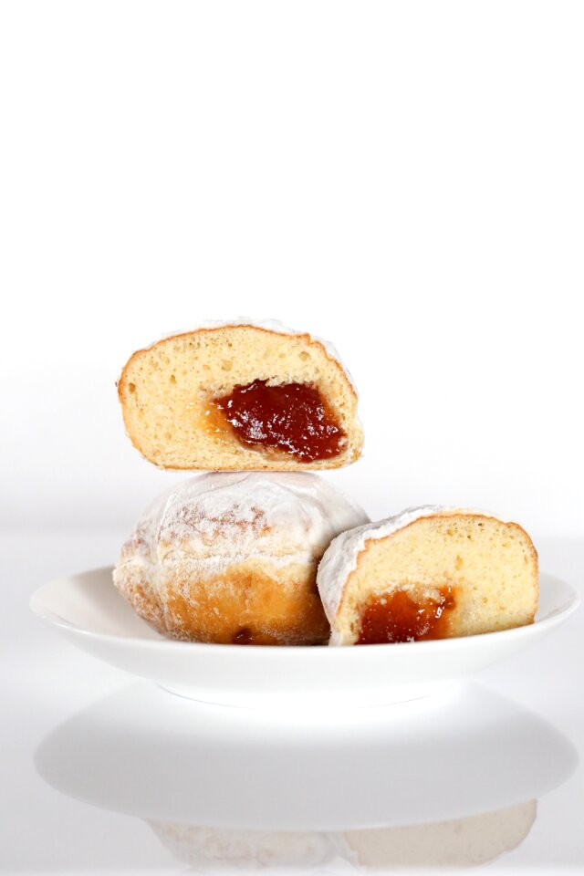 Baking bun dessert