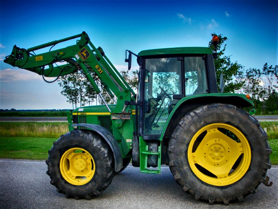 Tractor agriculture working machine