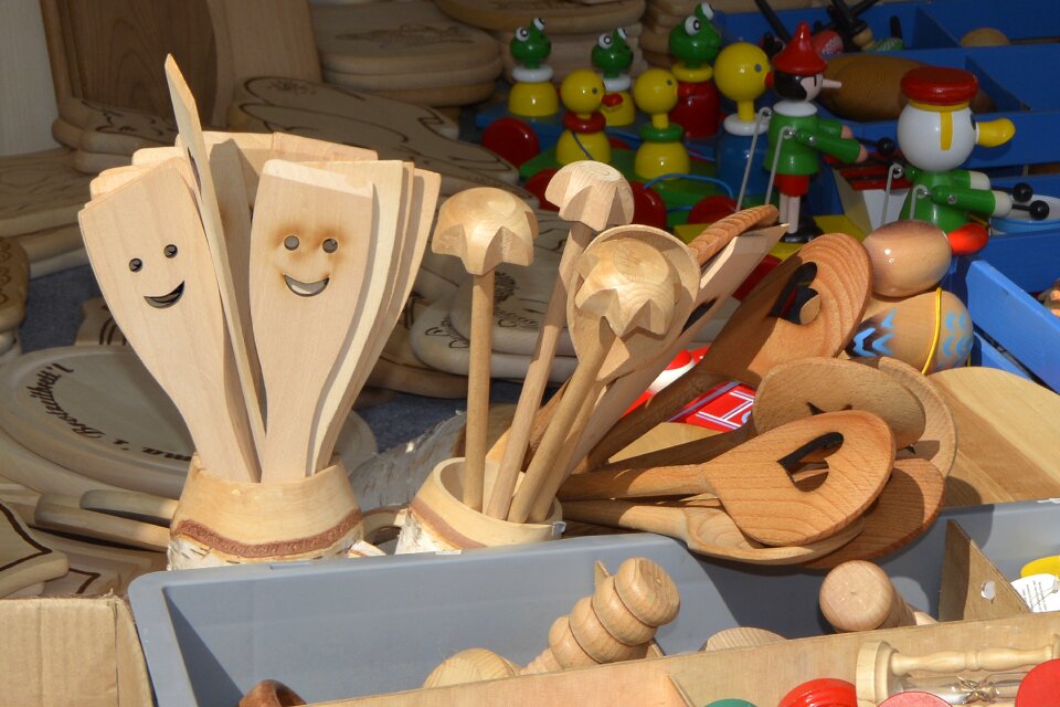 Wood wood trowels articles of wood