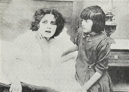 María Padín-actriz argentina en una escena de la película chilena "La avenida de las Acacias", 1918
