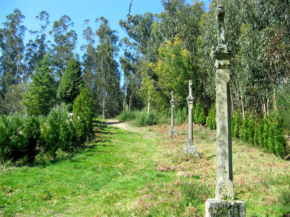 Primeiras estacións do Viacrucis do Casal, Estacas, Cuntis.
Galego:  Premières stations du chemin de croix à Cuntis en Galice (Espagne).