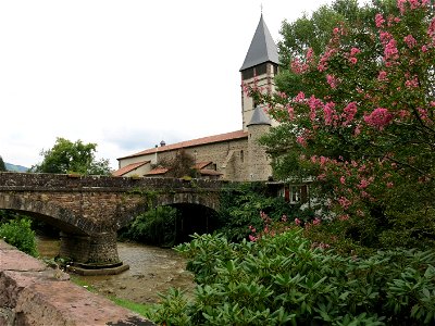 Bridge and church of Saint-Étienne-de-Baïgorry (Pyrénées-Atlantiques, France).