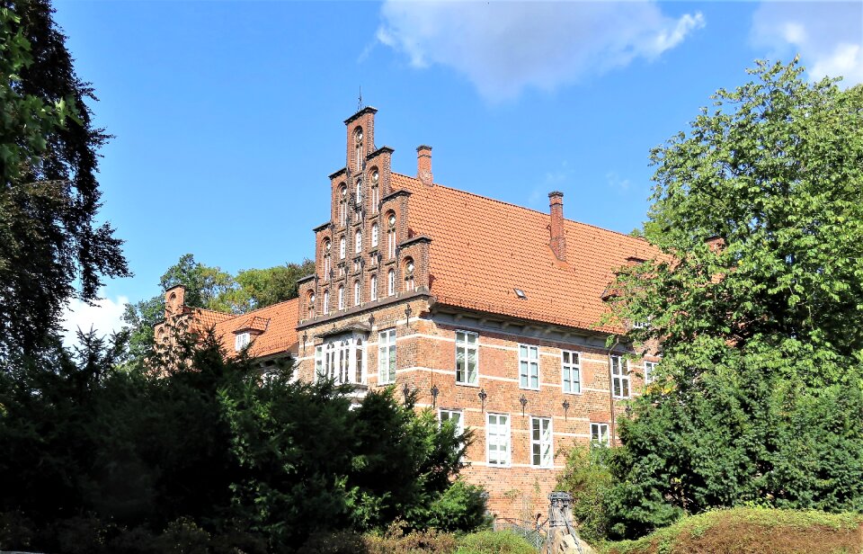 Germany single hamburger castle for the first time 1400 mentioned