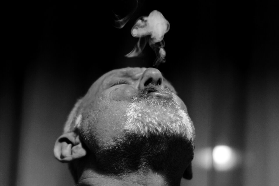 Smoke smoking men's