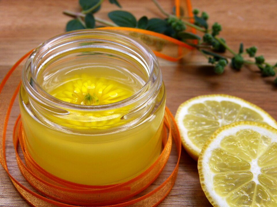 Lemon essential oils cream