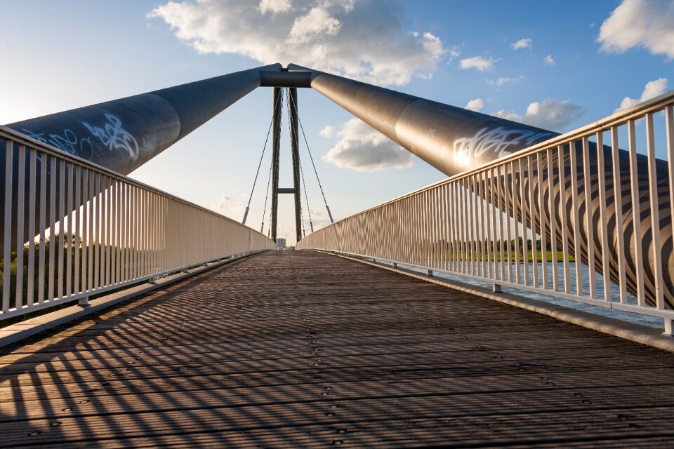 Strips shadow structure