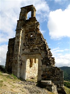 Retournac, dép. de la Haute-Loire, France (Auvergne). Château ruiné d’Artias, perché sur un suc de 706 m. d’altitude, situé le long de la Loire à quelques km. en amont (et donc à l’ouest) de Reto