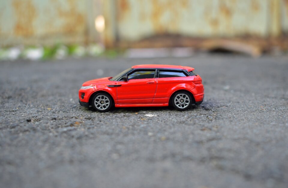 Toy range rover vehicle