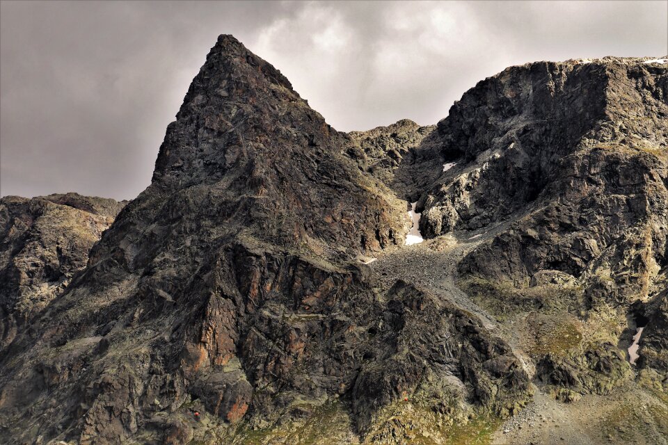 Stone the stage mountains