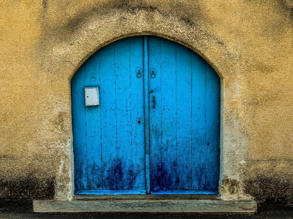 Wall architecture traditional
