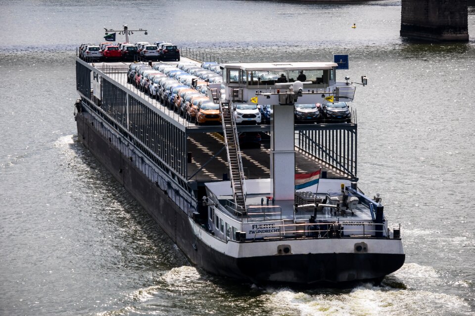 Frachtschiff rhine cruises freighter