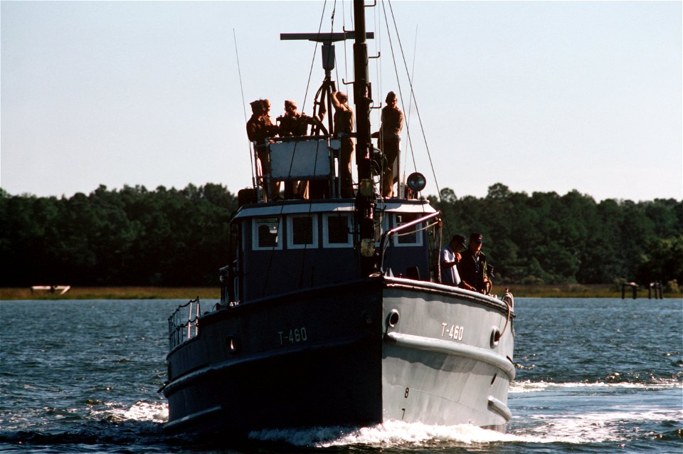 A bow view of torpedo retriever T 460 underway