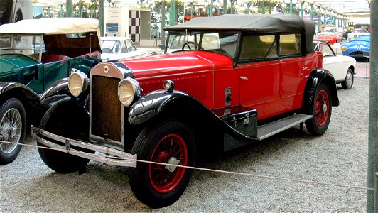 Lancia Dilambda (1929) im Musée National de l'Automobile (Muhlhouse)  Lancia Dilambda Torpedo del 1929
