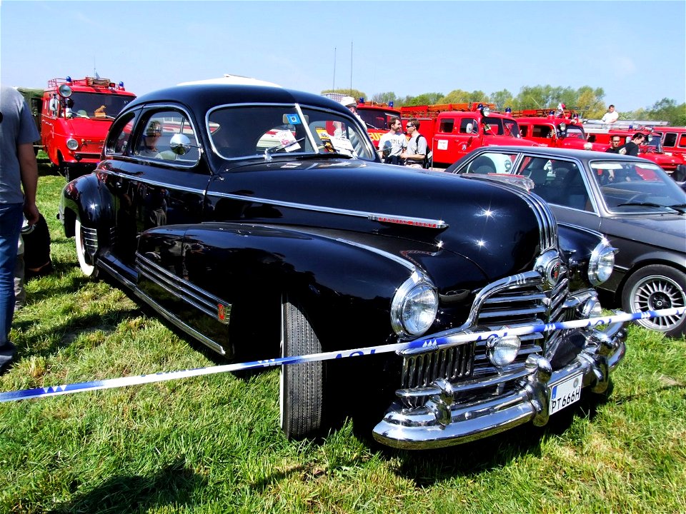 1942 or 1946 Pontiac Torpedo Eight

Quelle: selbst fotografiert, 04/2007
Fotograf: Späth Chr.