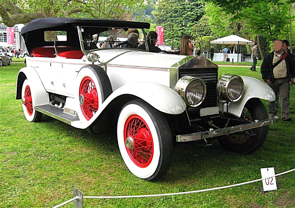 1925 Rolls-Royce Silver Ghost Torpedo "Pall Mall Tourer", coachbuilt by Brewster & Co.
Author:Luc106
Date:April 27th, 2008
Event:Concorso d’Eleganza”Villa d’Este” 2008 
Place/Country: Cernobbio (C