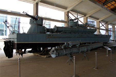 1954. Military Museum: Modern Weapons. Complete indexed photo collection at WorldHistoryPics.com.