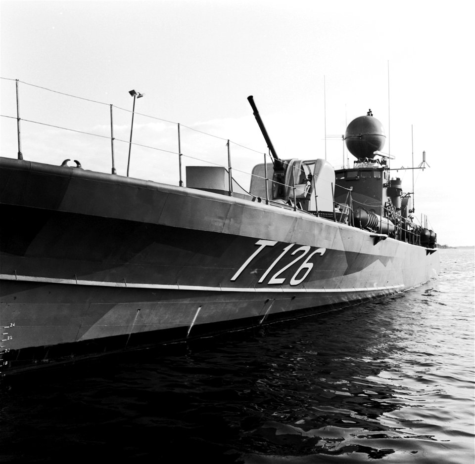 HMS Virgo (T126) vid kaj i Karlskrona örlogsbas