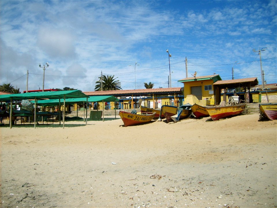 Caleta de pescadores de El Quisco, ubicada a un costado del muelle.