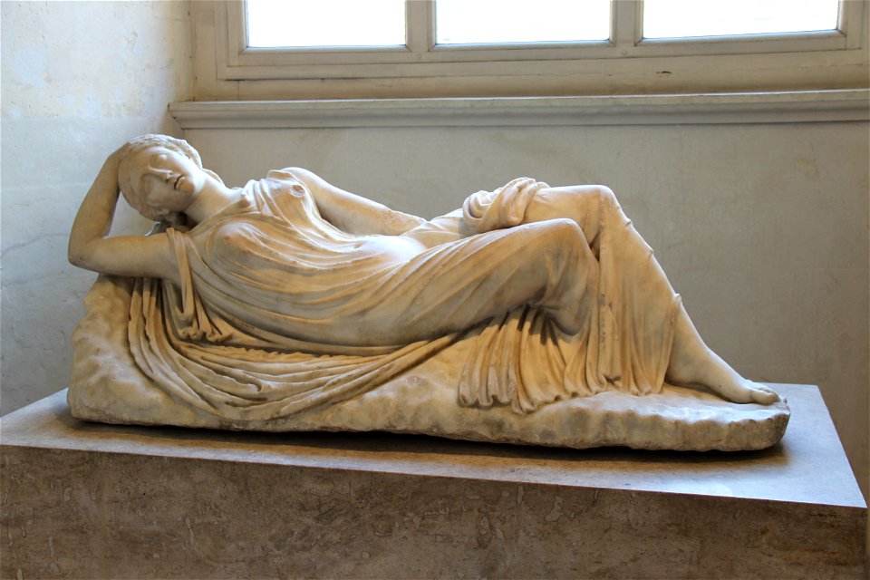 Galleries of Ancient Greece and Italy, Louvre Museum, Paris, France. Complete indexed photo collection at WorldHistoryPics.com.