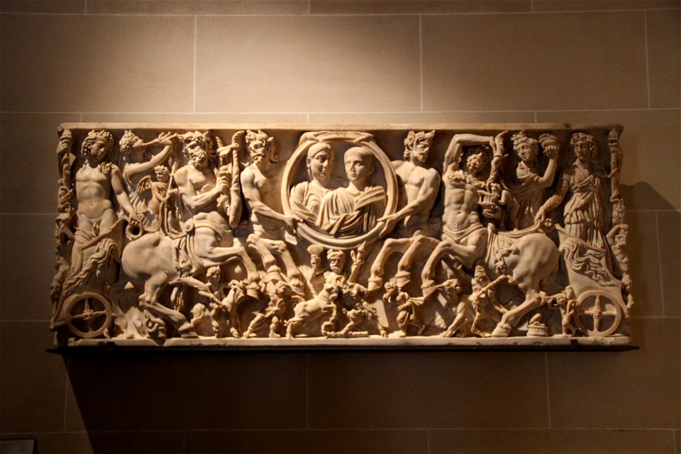 Galleries of Ancient Greece and Italy, Louvre Museum, Paris, France. Complete indexed photo collection at WorldHistoryPics.com.