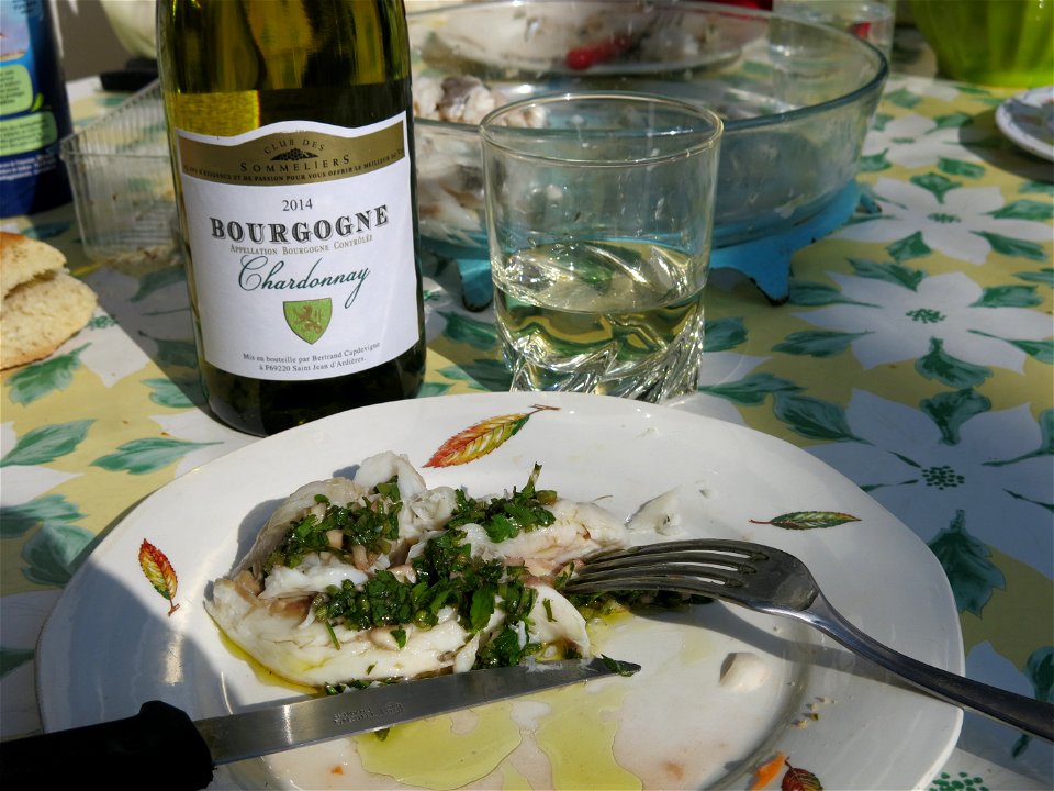 Fillet of burbot and Chardonnay white wine.