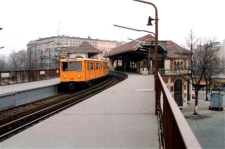 Berlin U Bahn station Schlesisches Tor in March 1984. The U-Bahn train number 666 is a type A3L series 71.