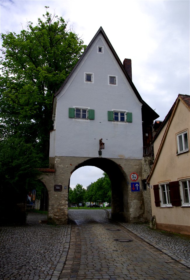 Krapfentor (Neumarkter Tor) aus dem 14. Jahrhundert in Berching