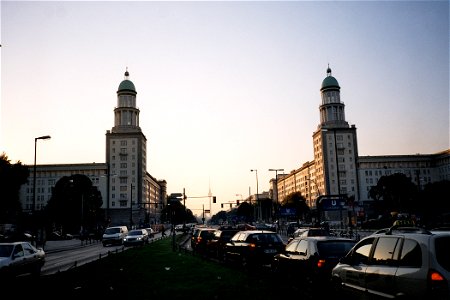 Description: Blick auf Frankfurter Tor in Berlin. Bauzeit: 1957-1961. Architekten: Hermann Henselmann. Frankfurter Tor in Berlin.

Source: self-made. I release it into the public domain. Gryffindor 23