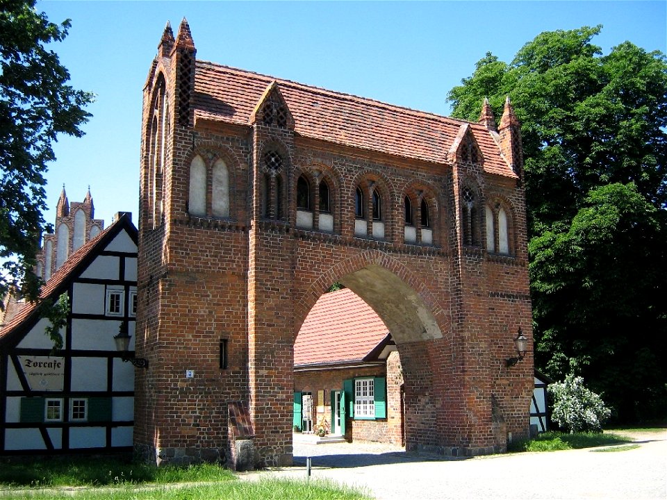 Das Friedländer Tor (Vortor, Feldseite) in Neubrandenburg in Mecklenburg.