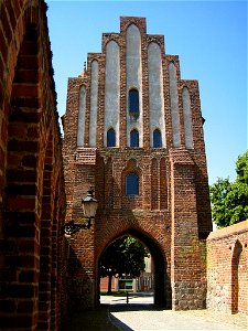 Das Friedländer Tor (Haupttor, Feldseite) in Neubrandenburg (Mecklenburg).